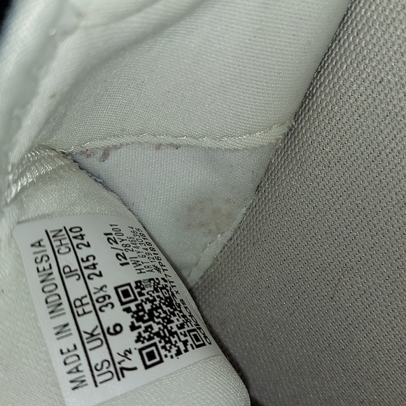 Adidas Cloud Foam Comfort Shoes - Picture 6 of 8